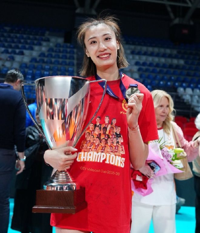28岁中国女排国手王媛媛留洋夺得欧联杯首冠，率