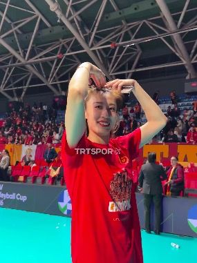 28岁中国女排国手王媛媛留洋夺得欧联杯首冠，率
